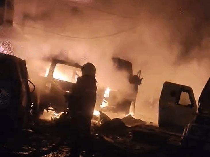 जम्मू-कश्मीर के नौगाम पुलिस स्टेशन में ब्लास्ट, 8 घायल:कुछ मौतों की आशंका; इलाके में दिल्ली ब्लास्ट की जांच हो रही थी