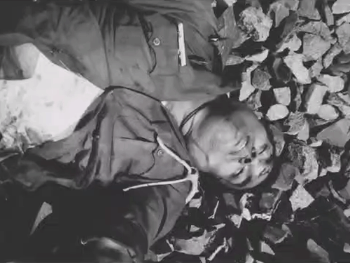 गोरखपुर में ट्रेन से कटकर सिपाही की मौत:उतरते समय पैर फिसला, चपेट में आकर दो हिस्सो में बंट गई पुलिसकर्मी की बॉडी