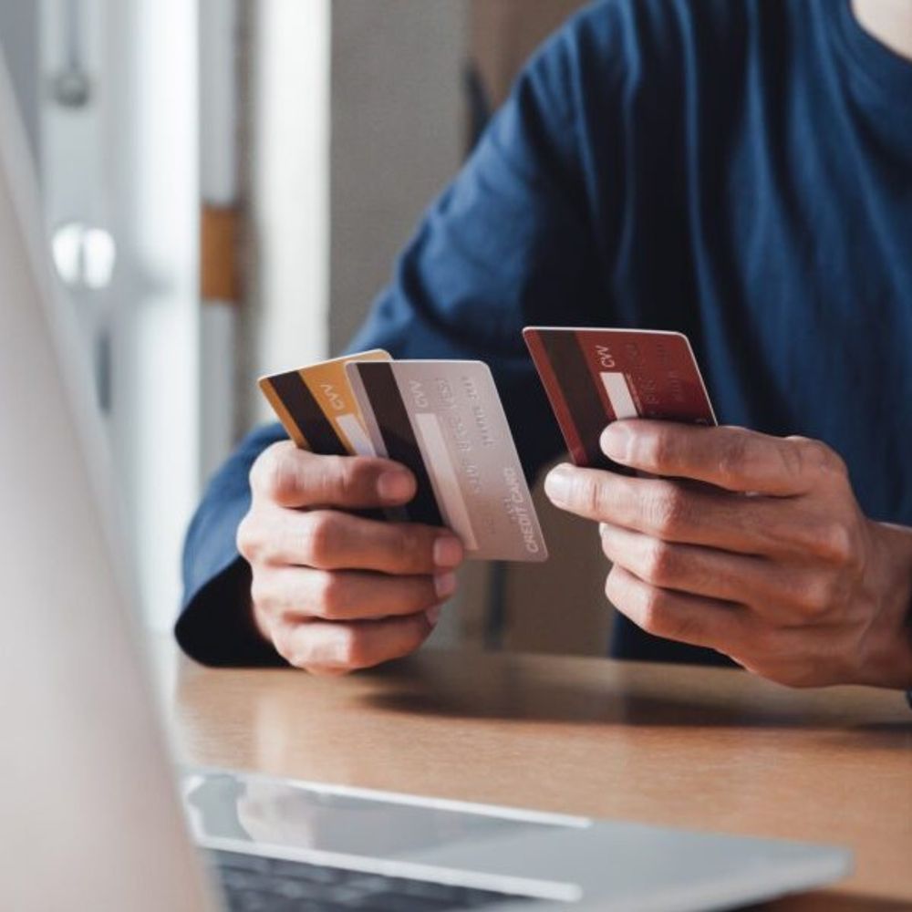 क्रेडिट कार्ड लिमिट बढ़ाने के नाम पर हो रहा फ्रॉड:खुद को बैंक अधिकारी बताकर कॉल करते हैं ठग; जानें OTP फ्रॉड से कैसे बचें