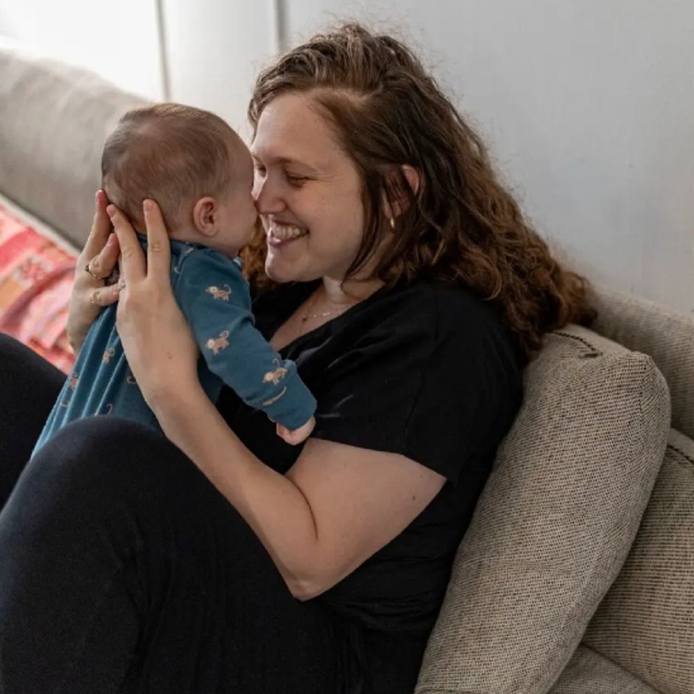 पार्टनर की मौत के 1.5 साल बाद मां बनी इजराइली-महिला:पोस्टमॉर्टम स्पर्म रिट्रीवल तकनीक की मदद ली, बोलीं- मैंने वंश खत्म नहीं होने दिया