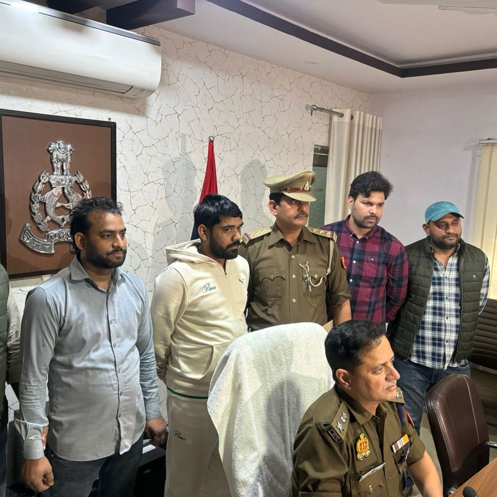 नीट एडमिशन के नाम पर ठगी करने वाले दो गिरफ्तार:कई राज्यों में कर चुका 100 करोड़ की ठगी, नाम बदलकर बनवाए पासपोर्ट