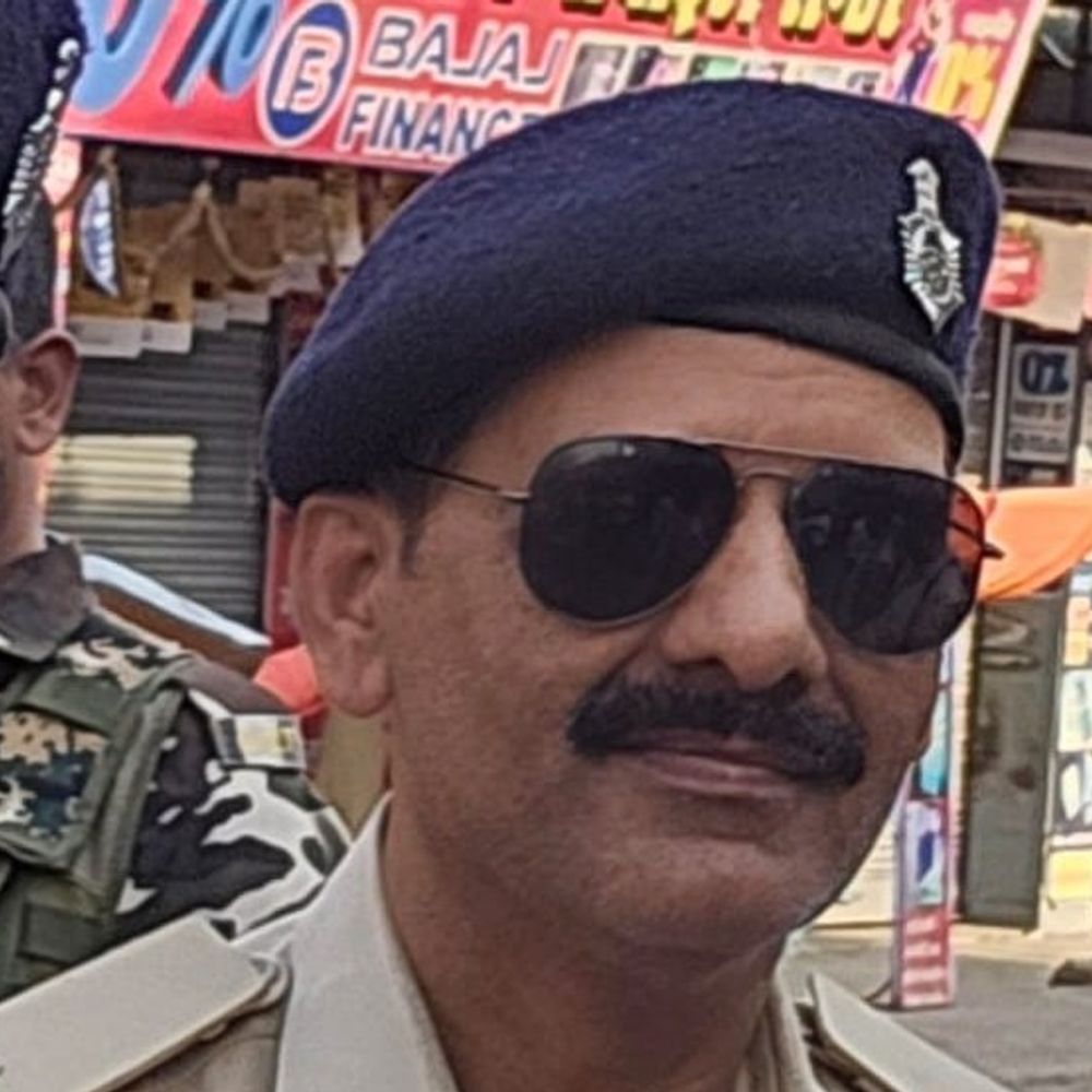 औरंगाबाद में शराब मामले में एएसआई गिरफ्तार:कुटुंबा थाना में तैनात था, कमरे से शराब बरामद; कोर्ट परिसर से किए गए अरेस्ट