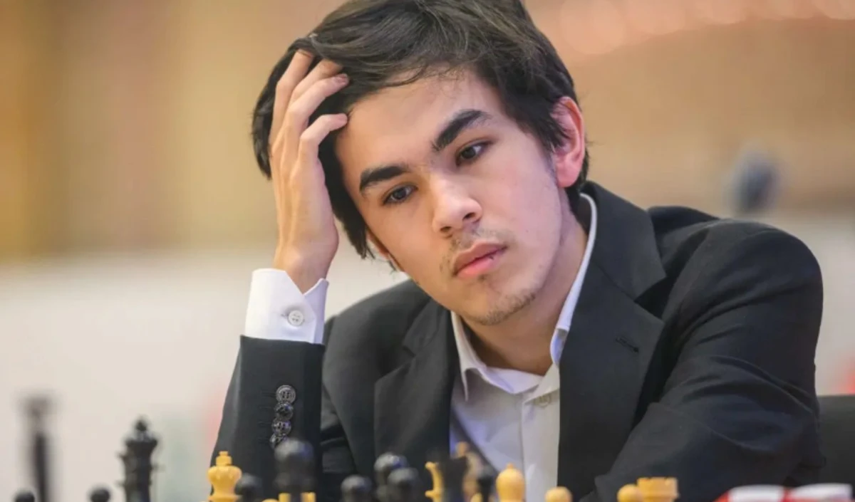 FIDE World Cup 2025: 19 वर्षीय सिंदारोव बने नए चैस चैंपियन, रोमांचक टाईब्रेकर में वाई यी को हराया