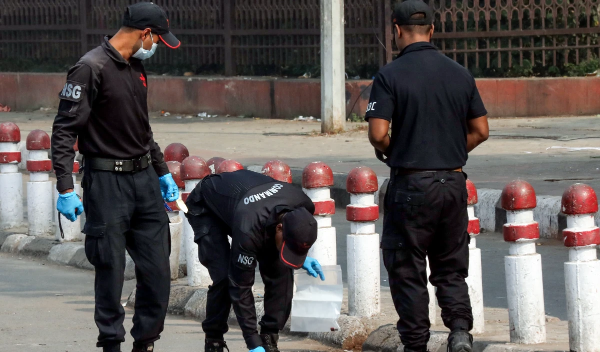 कौन बुन रहा है आतंकी जाल? कश्मीर में लगे पोस्टर से दिल्ली धमाकों तक, कैसे टेरर मॉड्यूल के तार एक दूसरे से हैं कनेक्ट