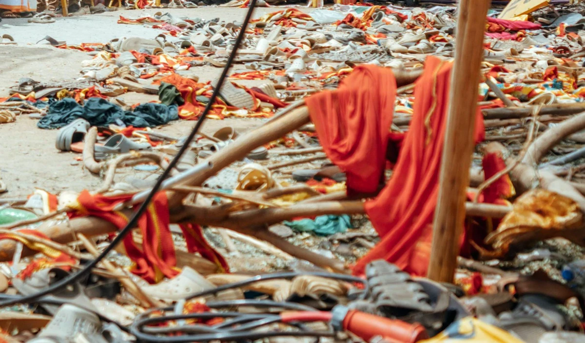 Kasibugga Temple Stampede | आंध्र प्रदेश के वेंकटेश्वर मंदिर में एकादशी के दिन मची भगदड़, 9 श्रद्धालुओं की दर्दनाक मौत