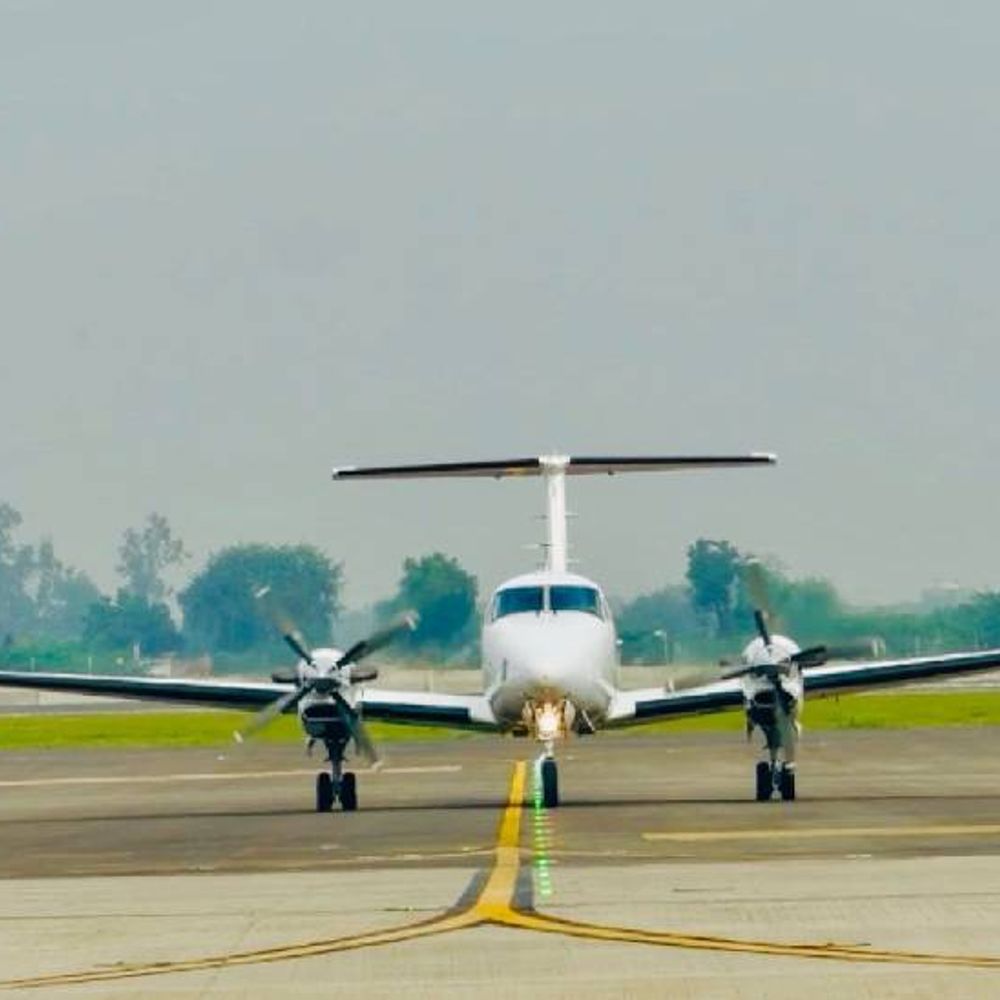 नोएडा इंटरनेशनल एयरपोर्ट पर अंतिम केलिब्रेशन टेस्ट पूरा:दिसंबर में उड़ाने शुरू होने की तैयारी, एयरोड्रम से जल्द मिलेगी लाइसेंस