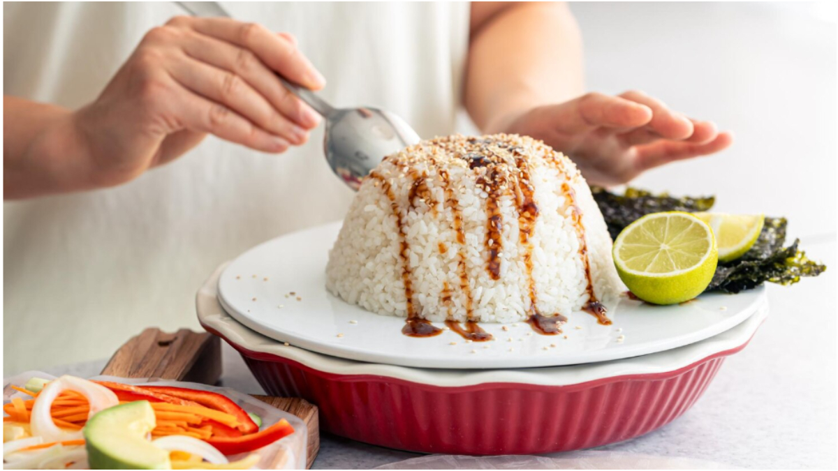 वजन घटाने के लिए कैसे खाने चाहिए चावल, डाइटिशियन ने बताया इस तरह चावल खाने से बढ़ती है पेट पर चर्बी