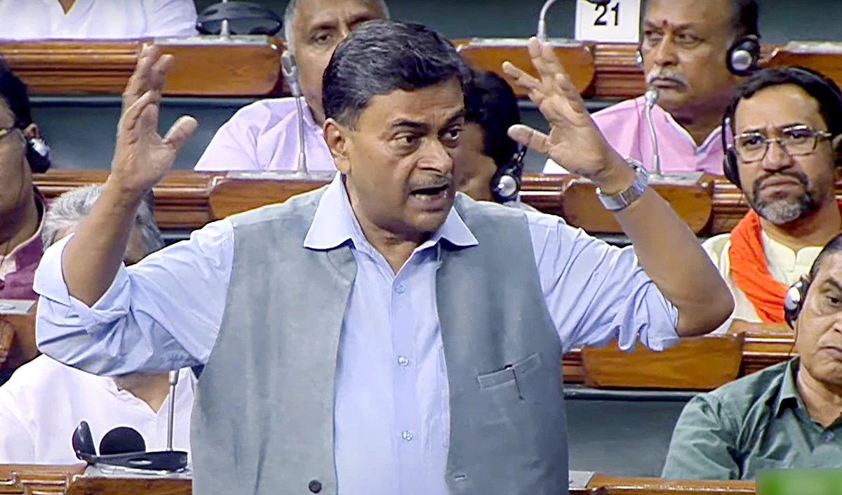 पूर्व केंद्रीय मंत्री आरके सिंह के खिलाफ BJP का बड़ा एक्शन, 6 साल के लिए पार्टी से किया निष्कासित