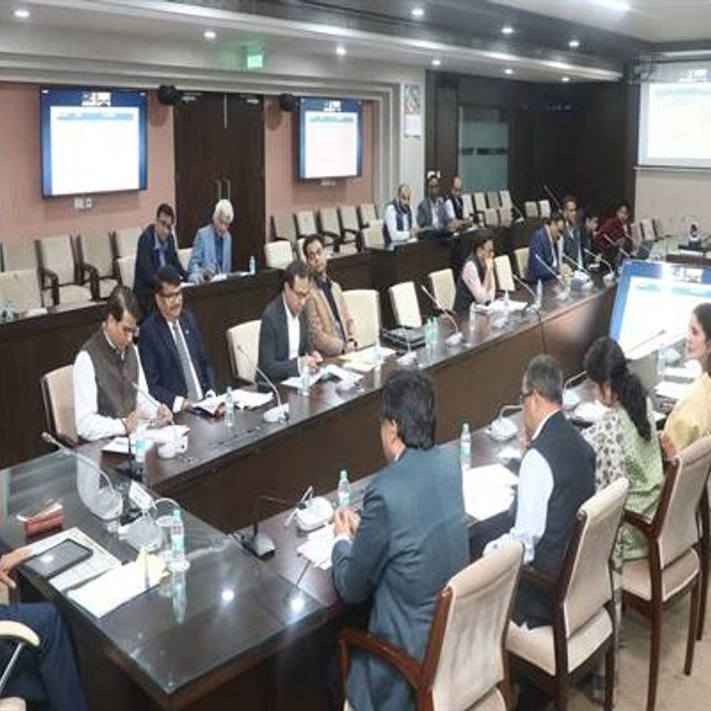 थाने आने वाले को FIR बगैर न लौटना पड़े:सीएस ने कलेक्टर-कमिश्नर कांफ्रेंस में किया रिव्यू, हेलमेट और लॉ एंड ऑर्डर पर दिया जोर