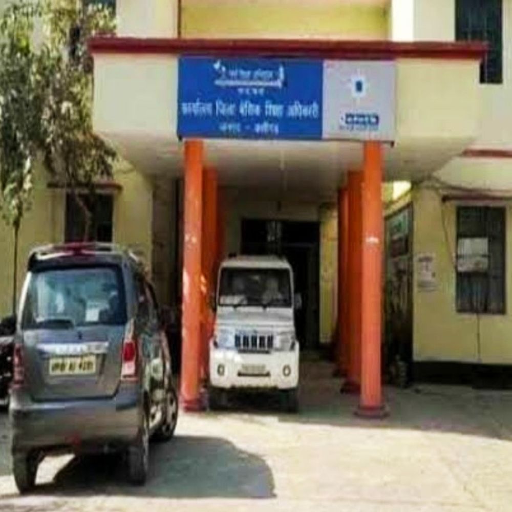 वंदेमातरम बोलने पर भड़का शिक्षक…बोला हमारे मजहब के खिलाफ:अलीगढ़ में बीएसए ने किया सस्पेंड, राष्ट्रगान के बाद बच्चों से वंदेमातरम बुलवाने पर हुआ था विवाद