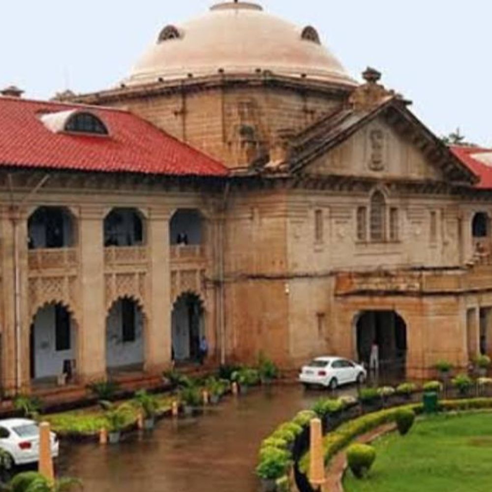 हाईकोर्ट ने एलएलएम प्रवेश परीक्षा पर मांगा जवाब:एलएलएम प्रवेश परीक्षा में दृष्टिबाधित दिव्यांग को स्क्राइब कि सुविधा न देने में इविवि से जवाब तलब