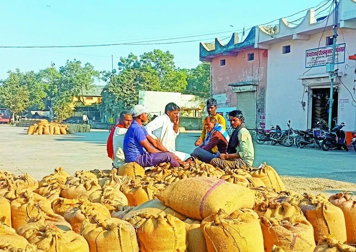 पश्चिमी विक्षोभ का असर घटा तो ठंडी हवाओं ने आ घेरा, कई इलाकों में पारा 5.2 डिग्री पहुंचा