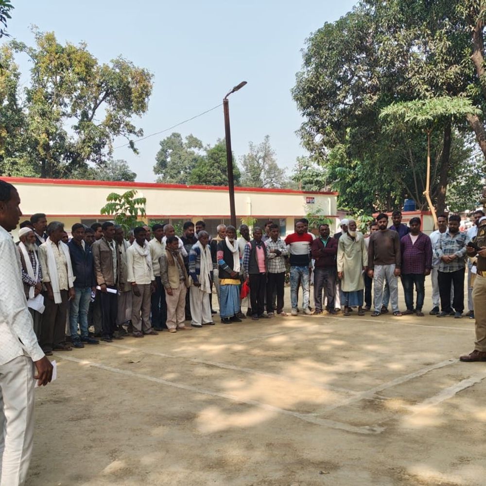 130 हिस्ट्रीशीटरों ने ली अपराध छोड़ने की शपथ:सीतापुर में गांव से बाहर जाने पर पुलिस को देनी होगी लोकेशन