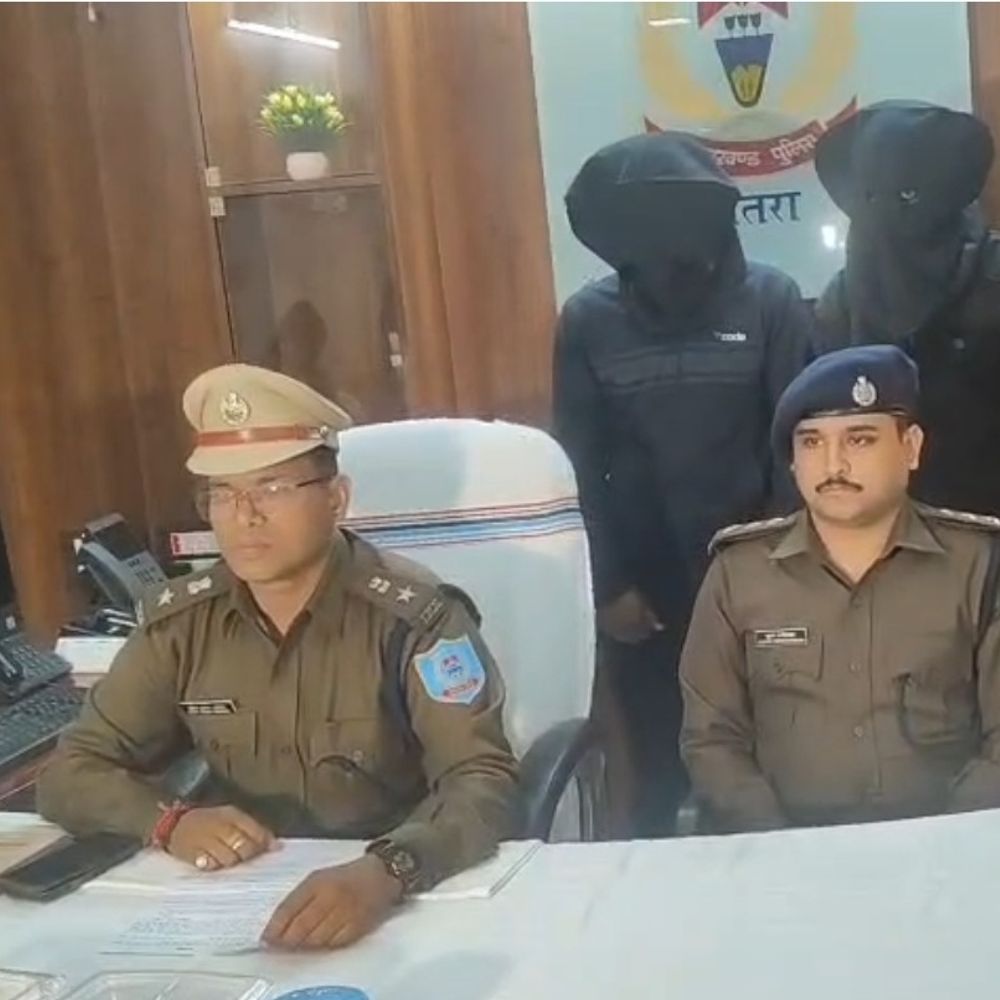 चतरा पुलिस की बड़ी कार्रवाई:अंतर्राज्यीय बोलेरो चोर गिरोह का पर्दाफाश, दो शातिर अपराधी गिरफ्तार