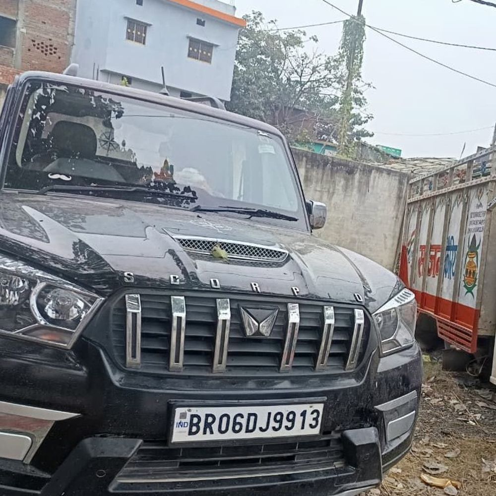 दरभंगा में ट्रक ड्राइवर की पिटाई, 30 हजार की लूट:पुलिस ने एक युवक को हिरासत में लिया, स्कॉर्पियो भी जब्त; फरार बदमाशों की तलाश जारी