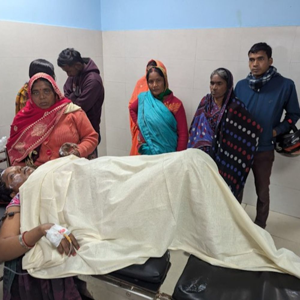 आग तापने के दौरान गर्भवती महिला झुलसी:ठंड से बचने के लिए बेटी के साथ आग ताप रही थी; 60% जली