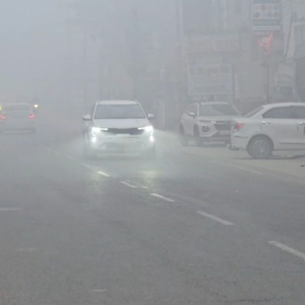 सिल्क सिटी भागलपुर में शिमला जैसी स्थिति:पांच दिनों से कोहरे की चपेट में शहर, घरों से बाहर निकलने से परहेज कर रहे लोग