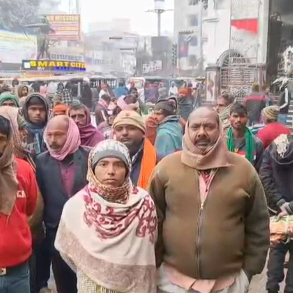 भागलपुर में ठंड से मजदूरों को नहीं मिल रहा काम:बोले- दिनभर इंतजार के बाद खाली हाथ लौटते हैं, घर चलाना मुश्किल, बच्चे कैसे पढ़ेंगे