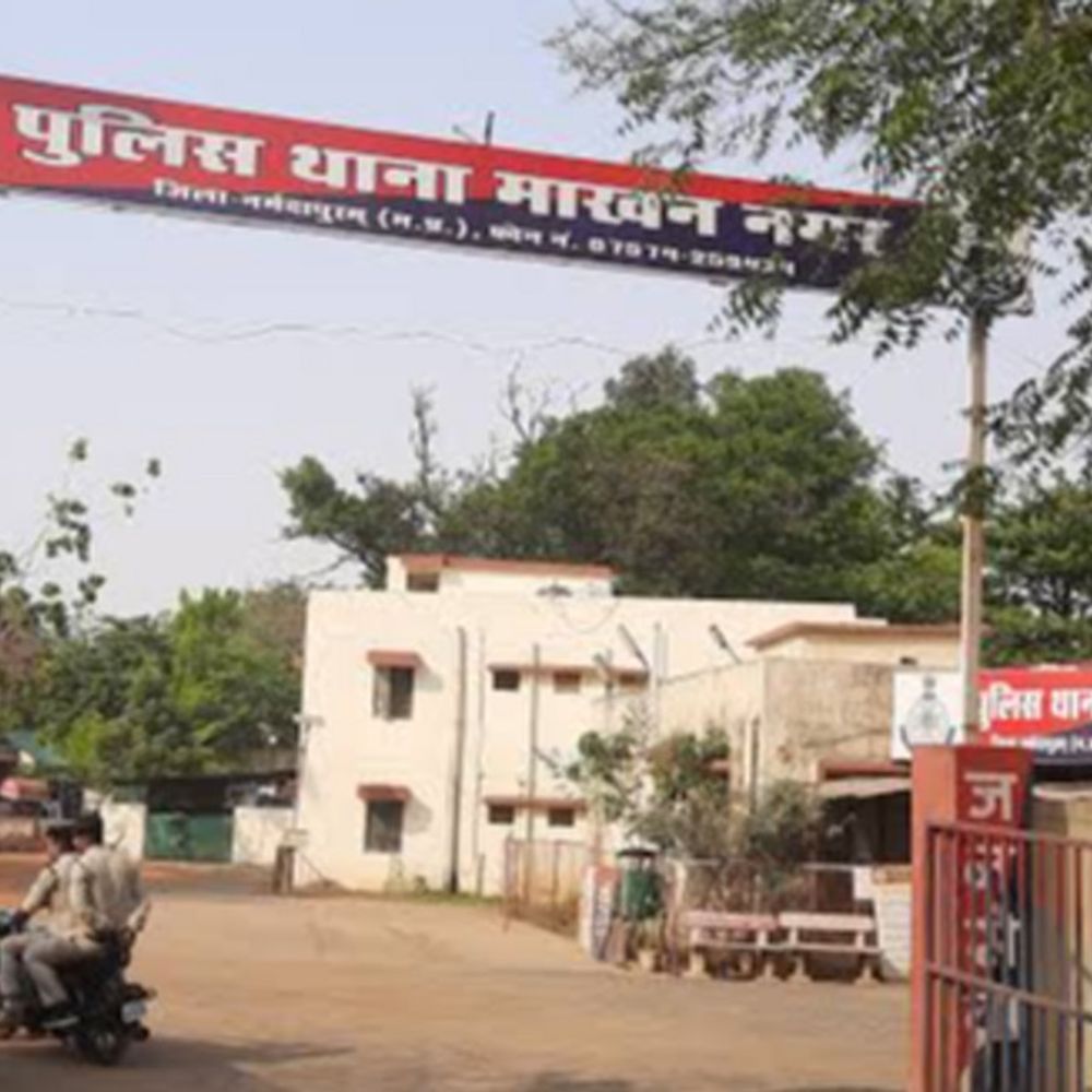 नर्मदापुरम में ‘कस्टमर सर्विस’ लिंक से ठगी:बिना OTP बताए खाते से उड़े 1-1 लाख; 5 राज्यों में ट्रांसफर किए पैसे, पुलिस ने वापस कराए