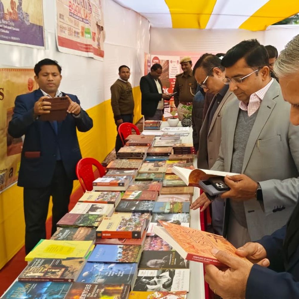 नालंदा विश्वविद्यालय में लगी किताबों की प्रदर्शनी:200 छात्रों ने लिया हिस्सा; युवाओं को IT की मिलेगी ट्रेनिंग