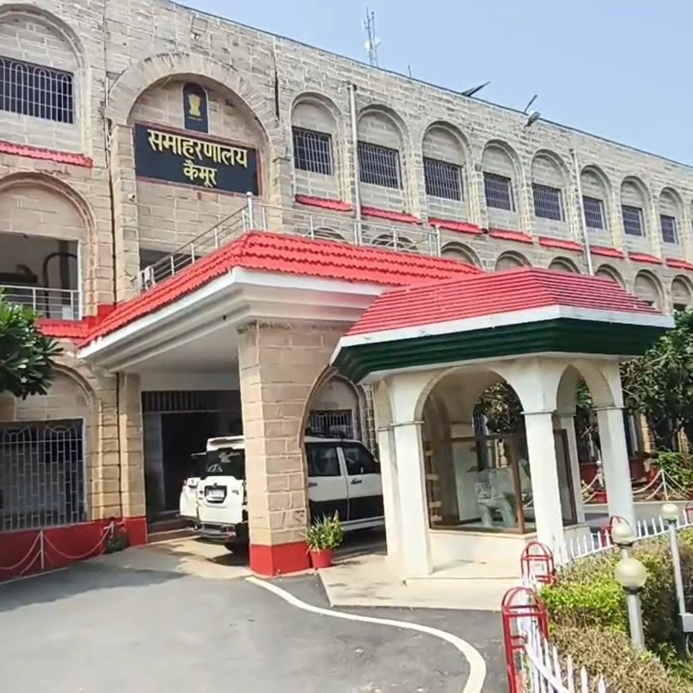 कैमूर में भीषण शीतलहर का असर:क्लास 10 तक के स्कूल दो दिन बंद, प्रशासन ने जारी किया आदेश