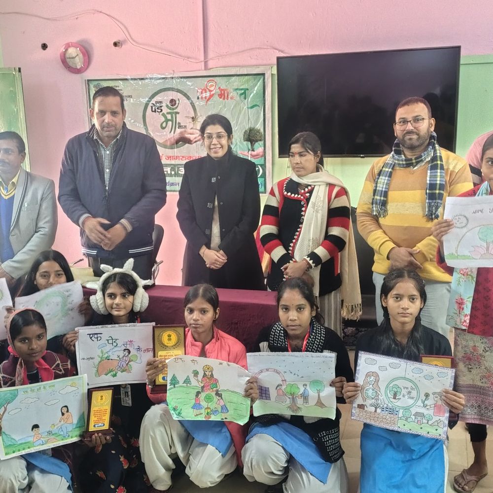 ‘एक पेड़ मां के नाम’ अभियान के तहत पेंटिंग प्रतियोगिता:अरवल में युवाओं ने रंगों से दिया पर्यावरण संरक्षण का संदेश