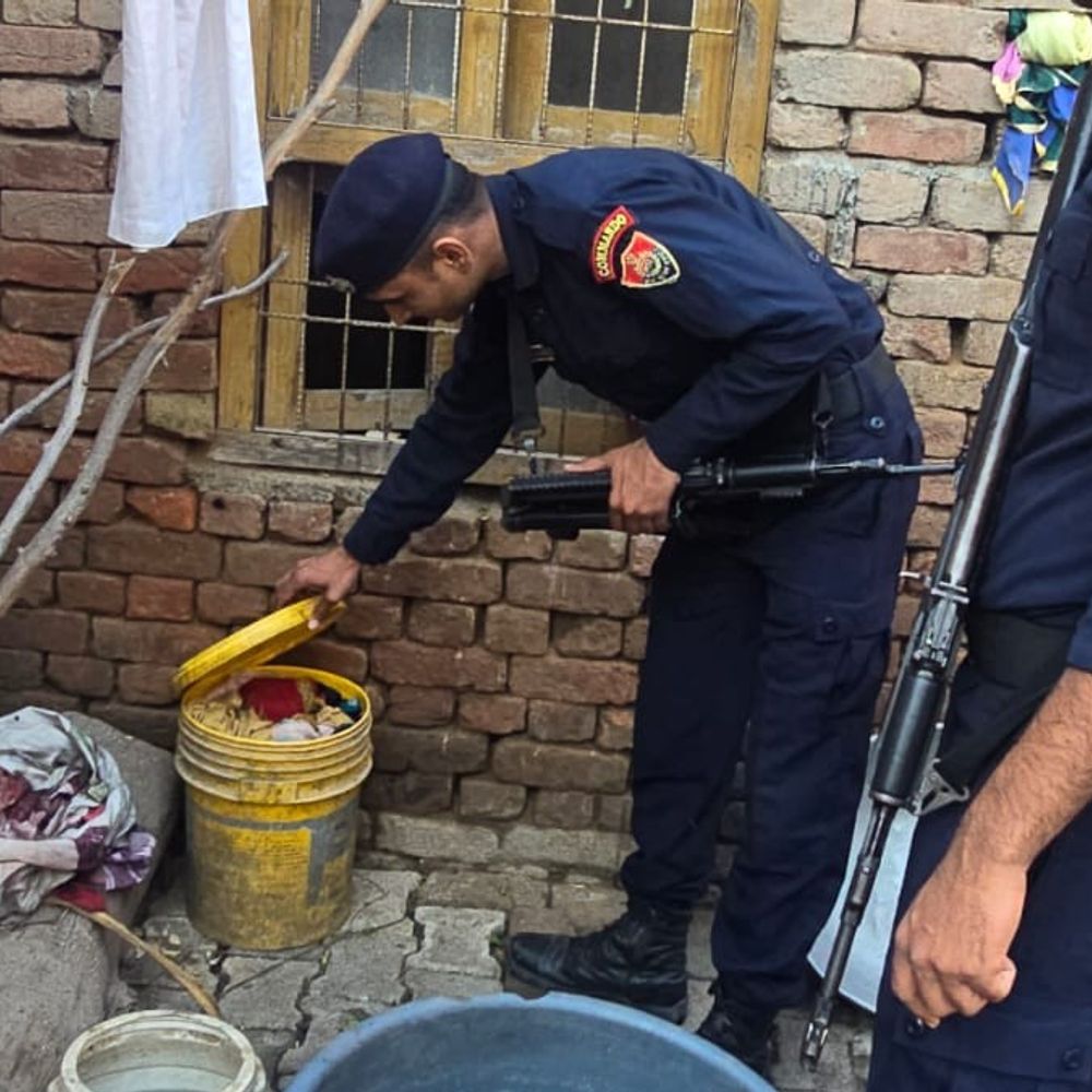 नारनौंद पुलिस ने चलाया सर्च ऑपरेशन:स्निफर डॉग के साथ संवेदनशील इलाकों में काँबिंग, संदिग्धों से पूछताछ, मकानों की तलाशी ली