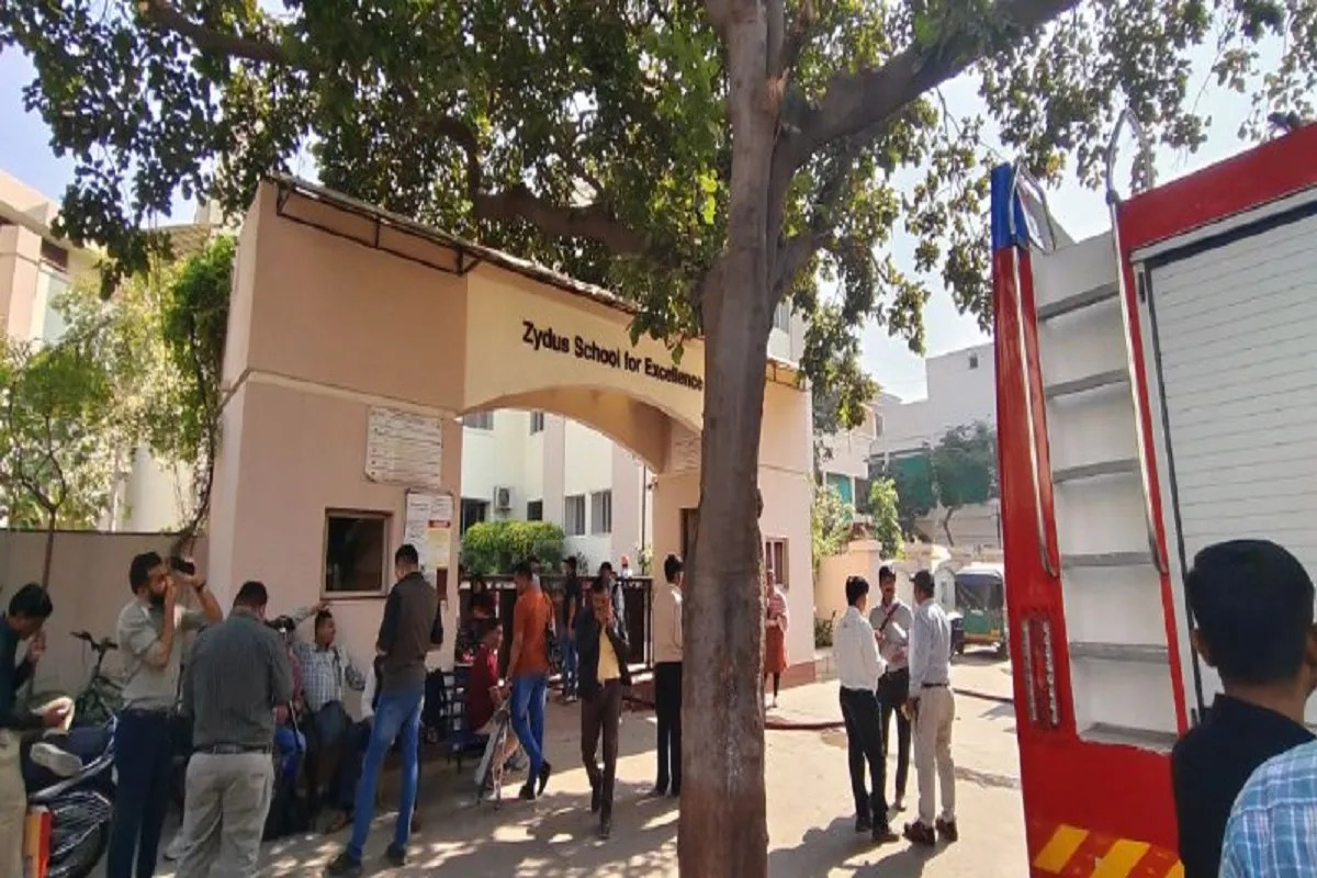 अहमदाबाद के 15 से अधिक स्कूलों में बम धमाकों की धमकी, पुलिस अलर्ट