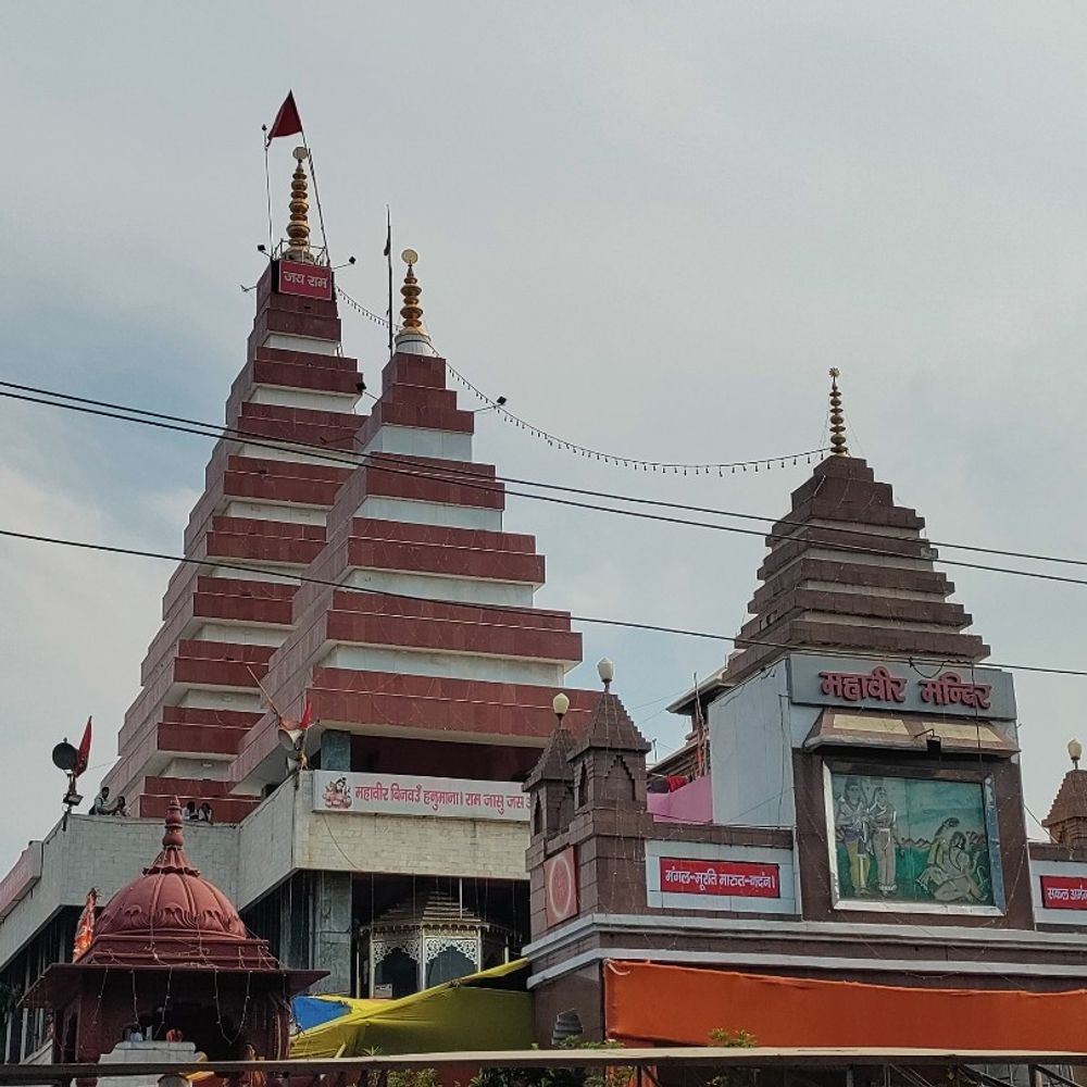 नए साल पर पटना के मंदिरों में विशेष तैयारी:महावीर मंदिर में 180 कारीगर तैयार करेंगे नैवेद्यम प्रसाद, 8 टन फूलों से सजेगा इस्कॉन मंदिर