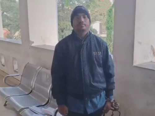 गोपालगंज में तीन साल में तीन शादियां करने वाला अरेस्ट:पहली-दूसरी पत्नी ने थाने पहुंच दहेज एक्ट लगाया, आरोपी ने बताया वजह