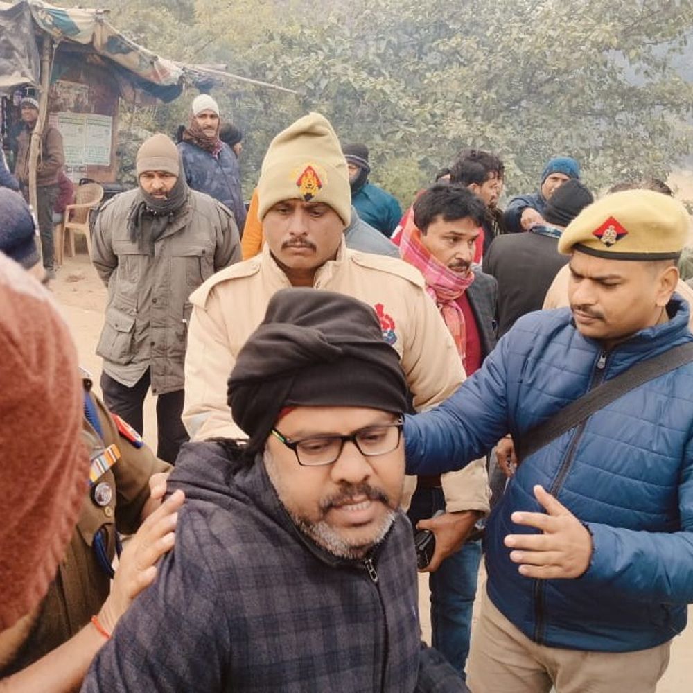 प्रतापगढ़ कर्बला स्थल पर कब्जे का प्रयास:चार आरोपी हिरासत में, दो जेसीबी जब्त; प्रशासन ने संभाला मोर्चा