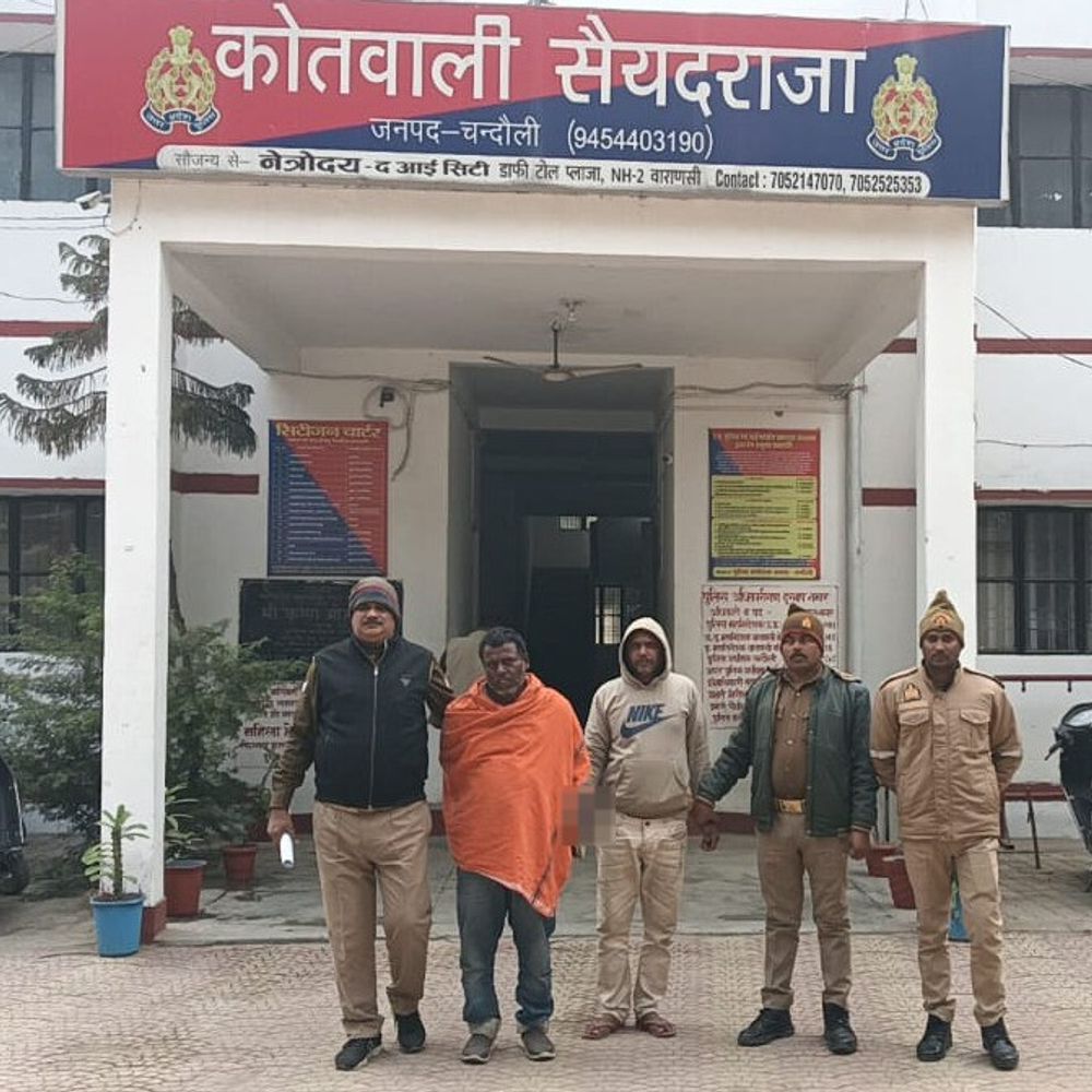 चंदौली में मोनू हत्याकांड के दो आरोपी गिरफ्तार:बोले-पकड़े जाने के डर से मारा था, 10 दिन पहले वारदात को दिया था आंजम