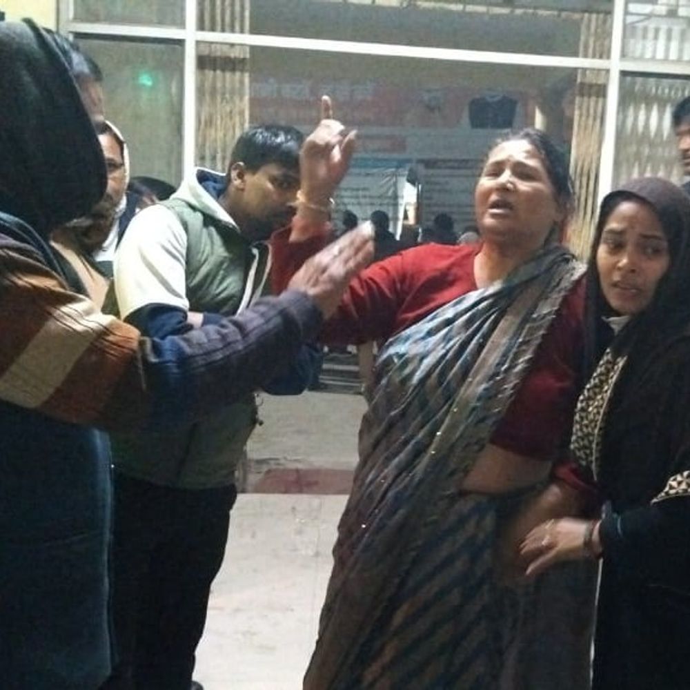 वंदे भारत की चपेट में आने से मासूम की मौत:रायबरेली में रेलवे ट्रैक पार करते समय हादसा, साथ जा रही महिला घायल