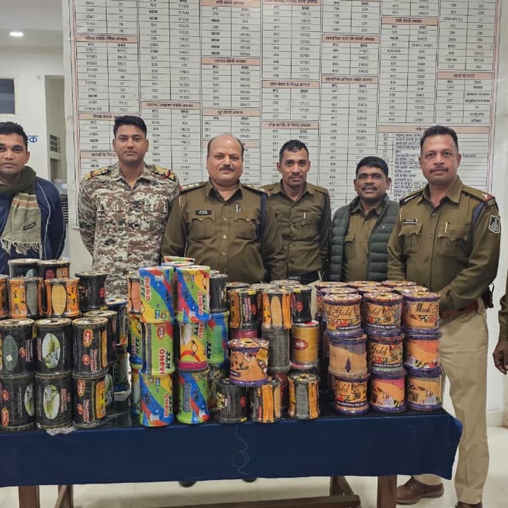 मक्सी में 98 हजार की चायना डोर जब्त:पुलिस ने दो आरोपियों से 123 प्रतिबंधित मांझे बरामद किए