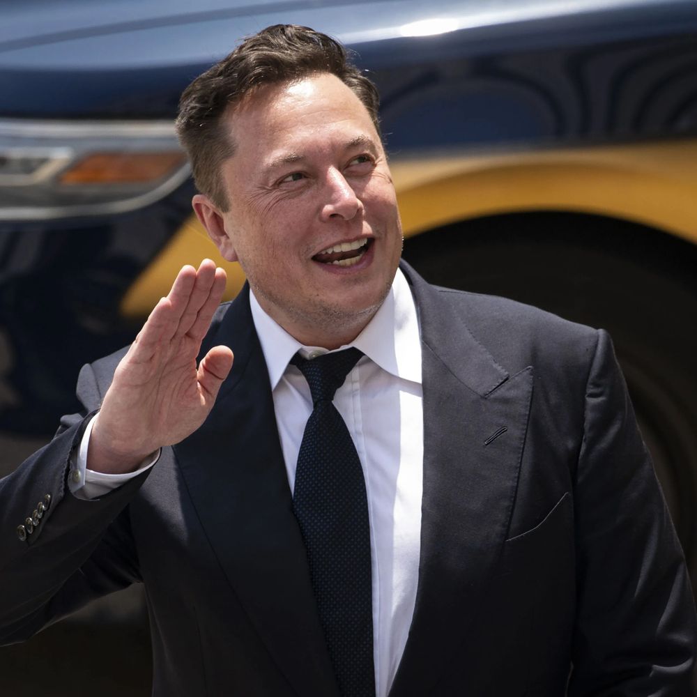 मस्क 600 बिलियन डॉलर नेटवर्थ वाले दुनिया के पहले व्यक्ति:एक दिन में ₹15 लाख करोड़ बढ़ी, ये मुकेश अंबानी की नेटवर्थ से भी ज्यादा