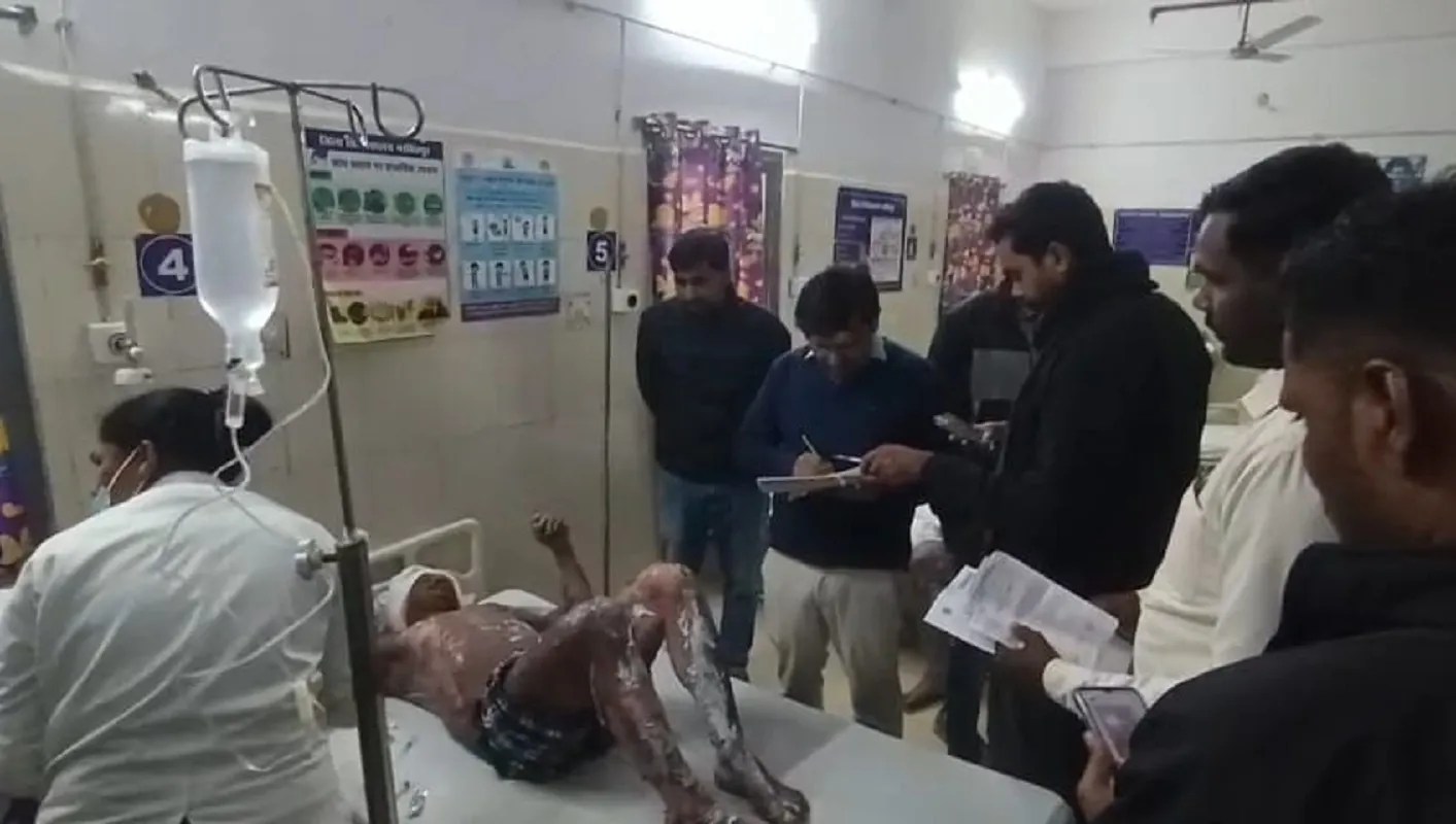 मिल में पाइप लाइन फटने से चार कर्मचारी गंभीर रूप से झुलसे