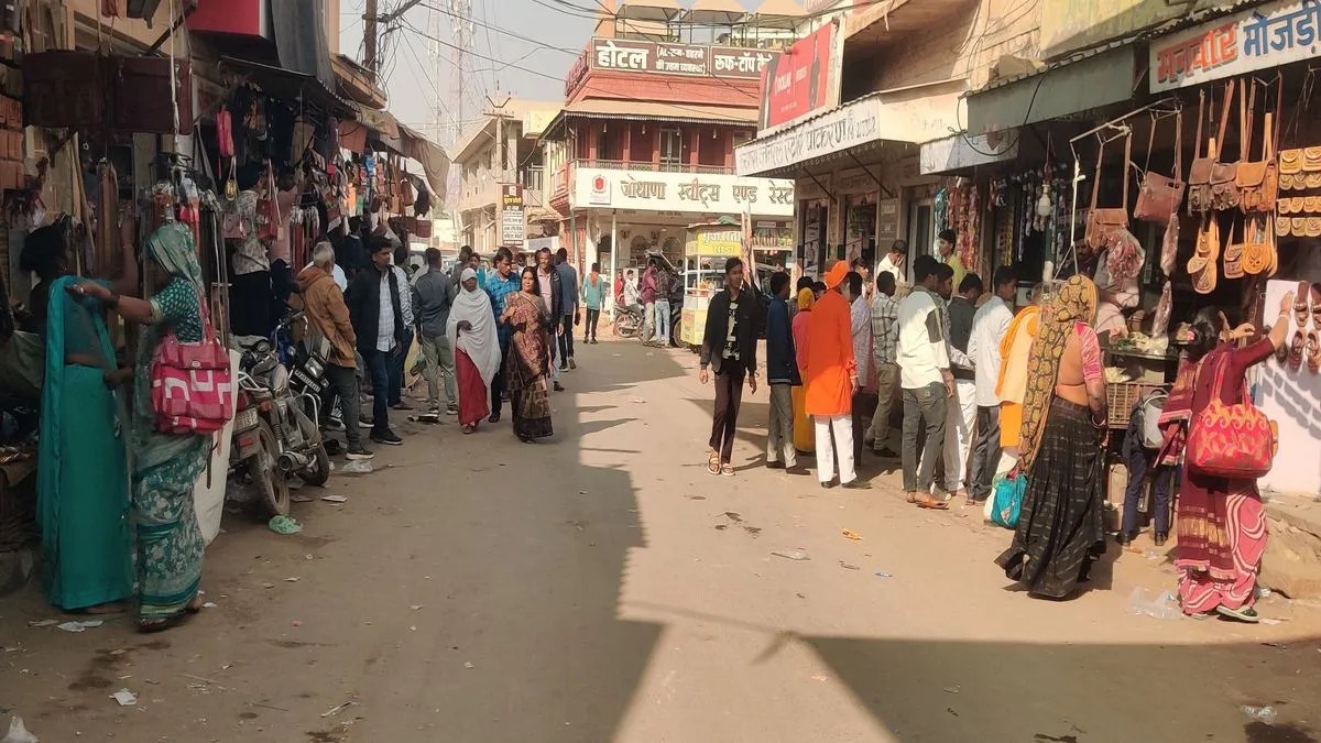 पोकरण मेुं उमड़ी श्रद्धालुओं की भीड़, होटलों में नो-रूम की स्थिति