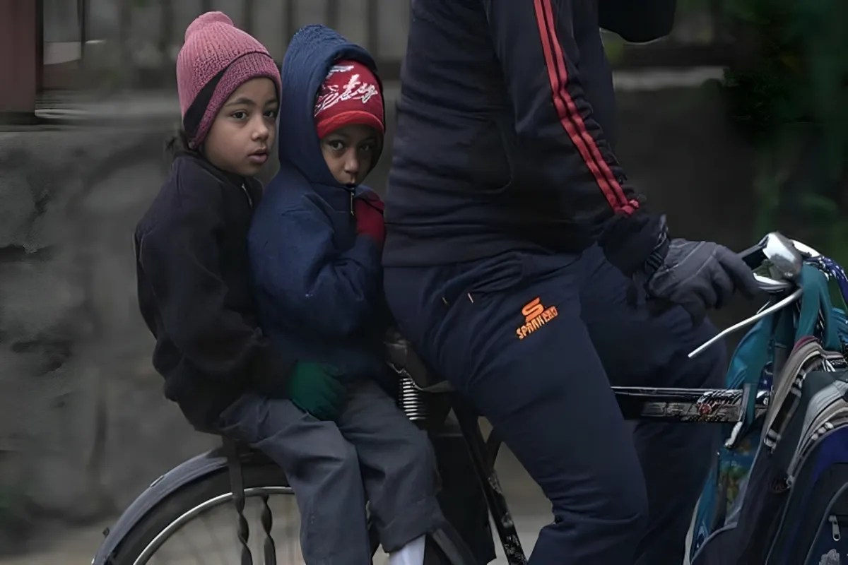 UP Schools Closed: यूपी में शीतलहर और घना कोहरा हावी, कई जिलों में स्कूल बंद, 39 जिलों के लिए अलर्ट