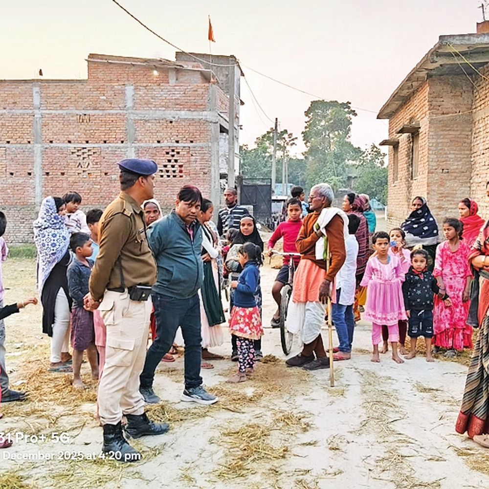 बस्ती व शहरी क्षेत्र के लिए पक्की सड़क की सुविधा सर्वांगीण विकास की है रीढ़