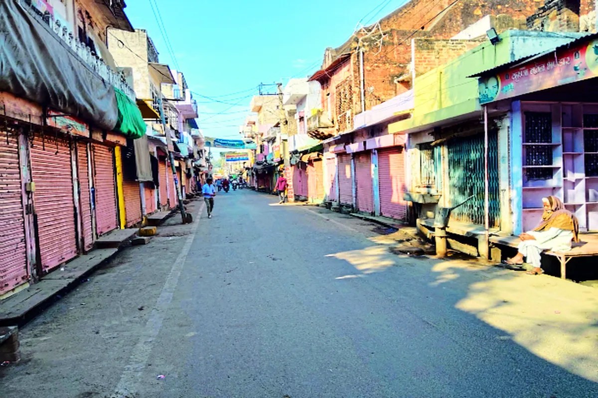 पांचवें दिन भी बंद रहे राजगढ़ के बाजार, आमरण अनशन जारी…. देखें वीडियो…