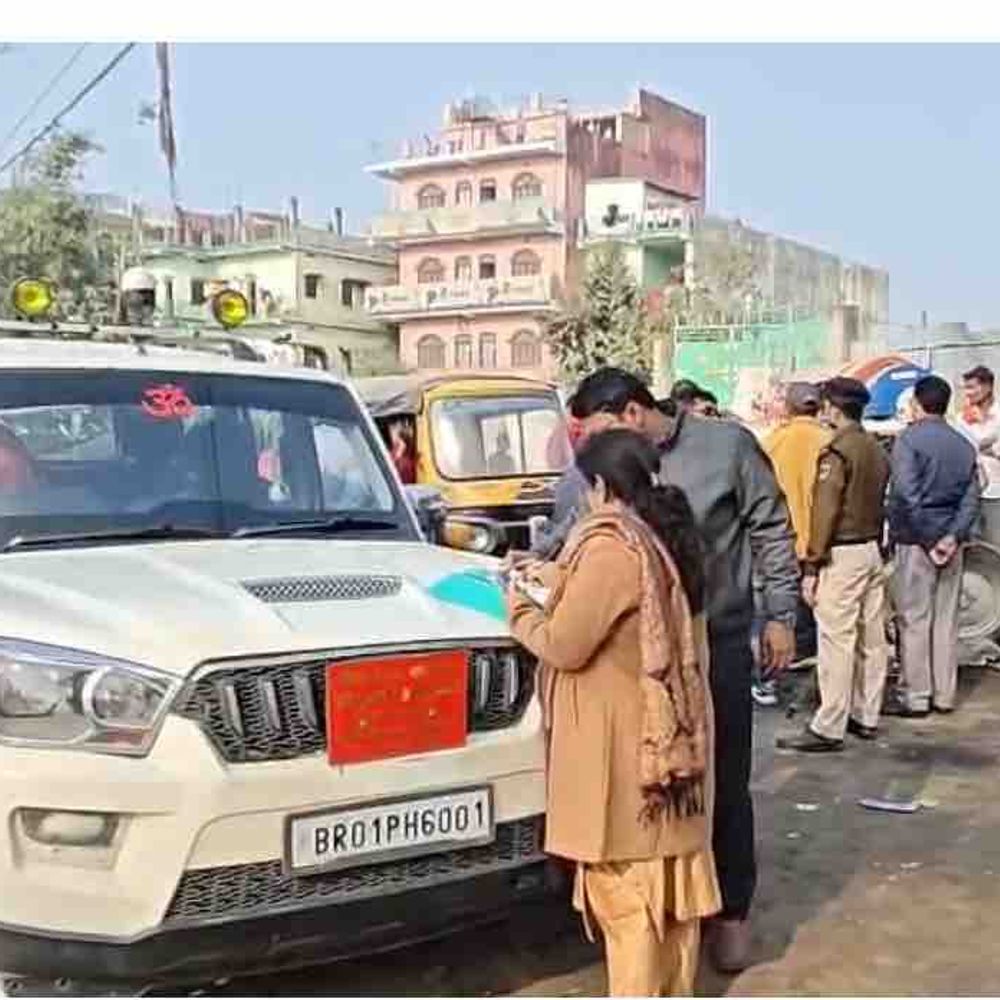 जांच में कई संदिग्ध लेन-देन-रिकॉर्ड में गड़बड़ी:मोतिहारी में कबाड़ दुकान पर सेल टैक्स का छापा, व्यवसायियों में हड़कंप