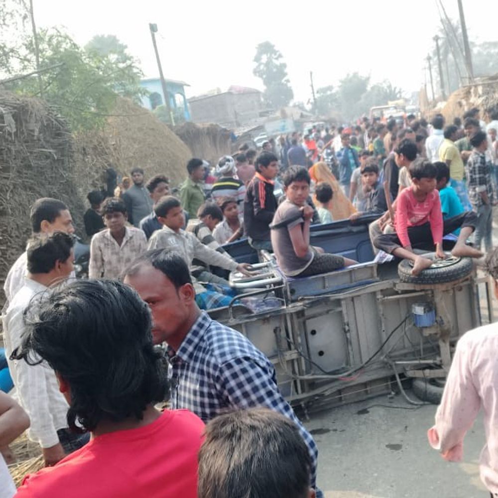 65 वर्षीय महिला को टोटो ने कुचल, मौत:कटिहार में मुआवजे की मांग पर परिजनों ने सड़क किया जाम