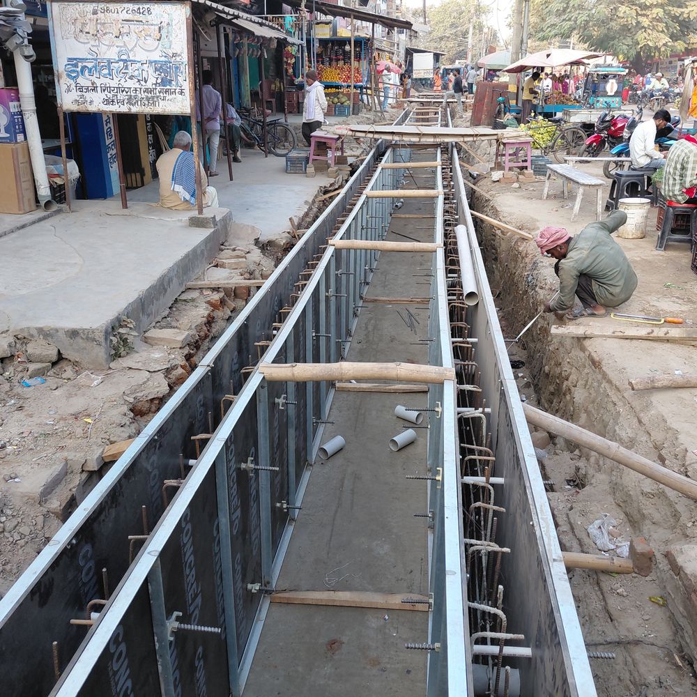 परबत्ता बाजार में नाला निर्माण का काम शुरू:जलजमाव झेल रहे लोगों को मिली राहत, 2.76 करोड़ की लागत से बन रहा आधुनिक नाला