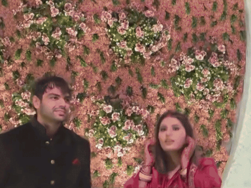 नीरज चोपड़ा-हिमानी की ग्रैंड रिसेप्शन के 15 PHOTOS:हरियाणा CM ​​​​​​​सहित कई दिग्गज हस्तियां पहुंचीं, एंकर ने पूछे खट्‌टे-मीठे सवाल; कलाकार पुरोहित ने बनाया खास पोर्ट्रेट