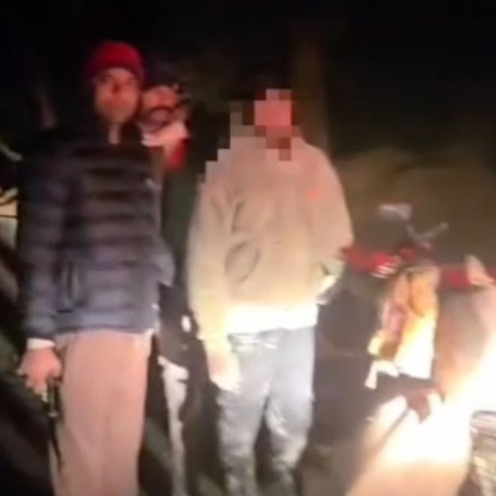 सीतामढ़ी में 135 लीटर नेपाली शराब जब्त:तस्करी करते एक व्यक्ति मोटरसाइकिल सहित गिरफ्तार