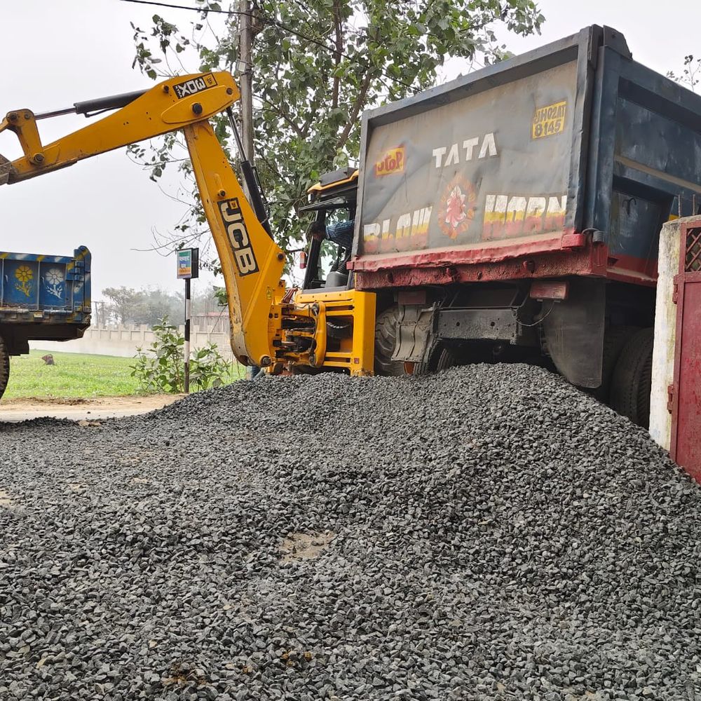 सहरसा में गिट्टी लदे हाइवा से 2800 लीटर शराब बरामद:पंजाब निर्मित शराब, झारखंड से लाई जा रही थी; ट्रक चालक-खलासी गिरफ्तार