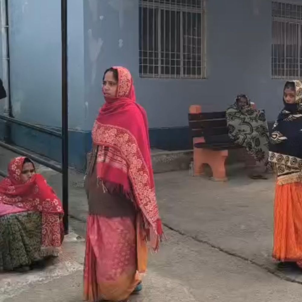 बांका में बेकाबू ई-रिक्शा पलटा, युवक की मौत:पत्थर से टकराया सिर, घायल ने इलाज के दौरान तोड़ा दम