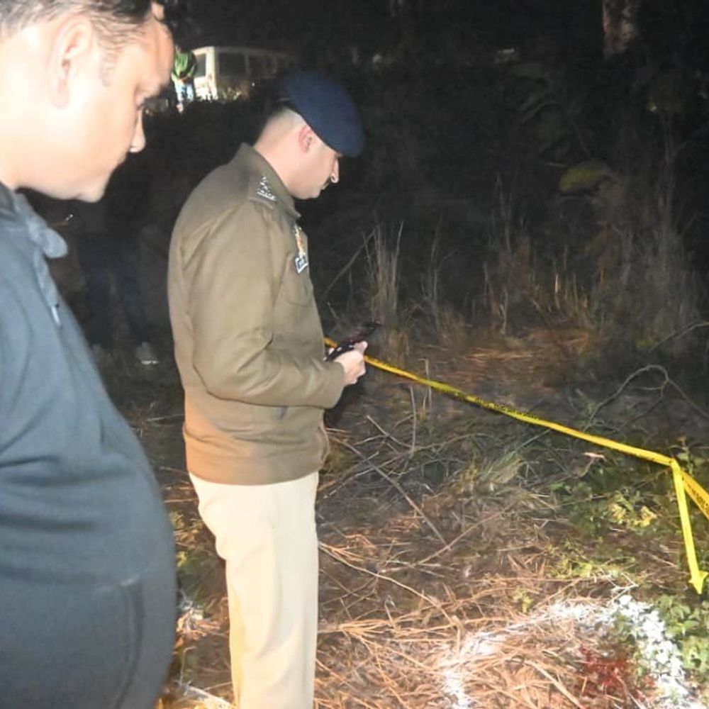 औरैया में पुलिस मुठभेड़ में दो बदमाश घायल:लाखों की लूट के आरोपी थे, सीएचसी में कराया गया भर्ती