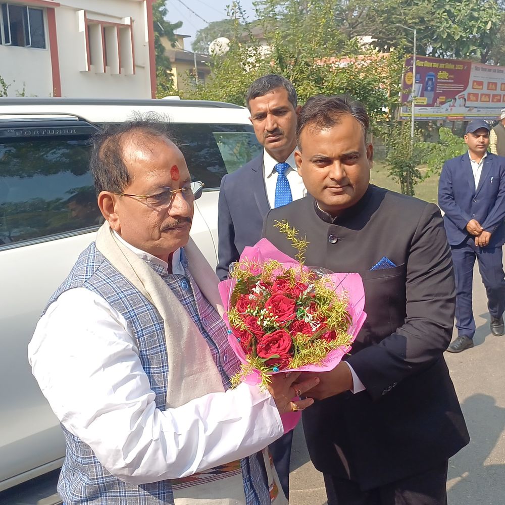 ‘जनता के सेवक नहीं, सोने का चम्मच लेकर जन्म लिए’:लखीसराय में डिप्टी CM विजय सिन्हा का तेजस्वी पर हमला, अवैध बालू खनन पर अधिकारियों को चेतावनी