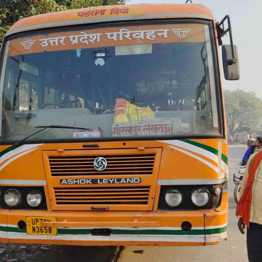 गोरखपुर में 25 यात्रियों में भी चलेंगी रात की बसें:कोहरे के कारण लंबी दूरी की बसें सीमित, यात्रा पर पड़ रहा असर